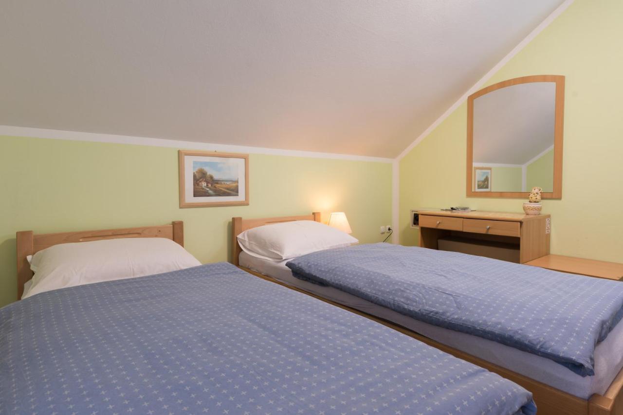 Guest House Bagi Pozega Extérieur photo